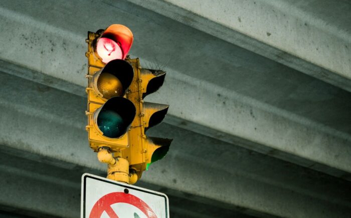 Multa por sinal vermelho: qual o valor a ser pago?