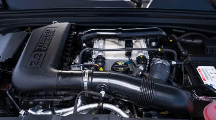 Motor 2.2 Turbo Diesel com a cilindrada do motor em destaque