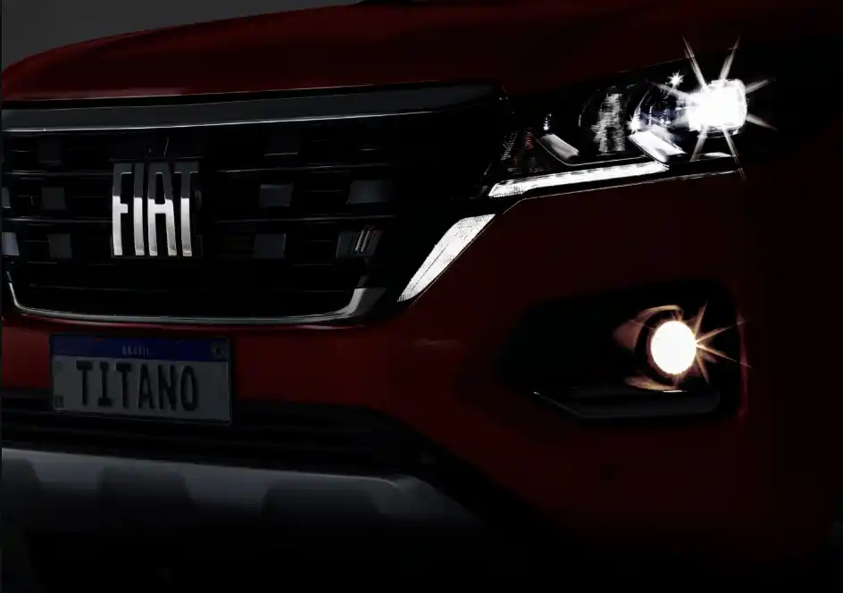 Faróis de LED do Fiat Titano