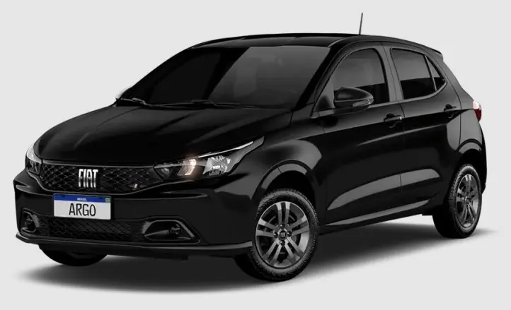 Fiat Argo 1.0 preto hatch compacto visto de três quartos dianteiro com fundo claro