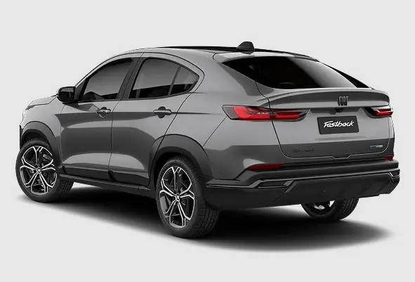Carros MHEV: Fiat Fastback Fiat Fastback, um dos carros com sistema MHEV, vista traseira