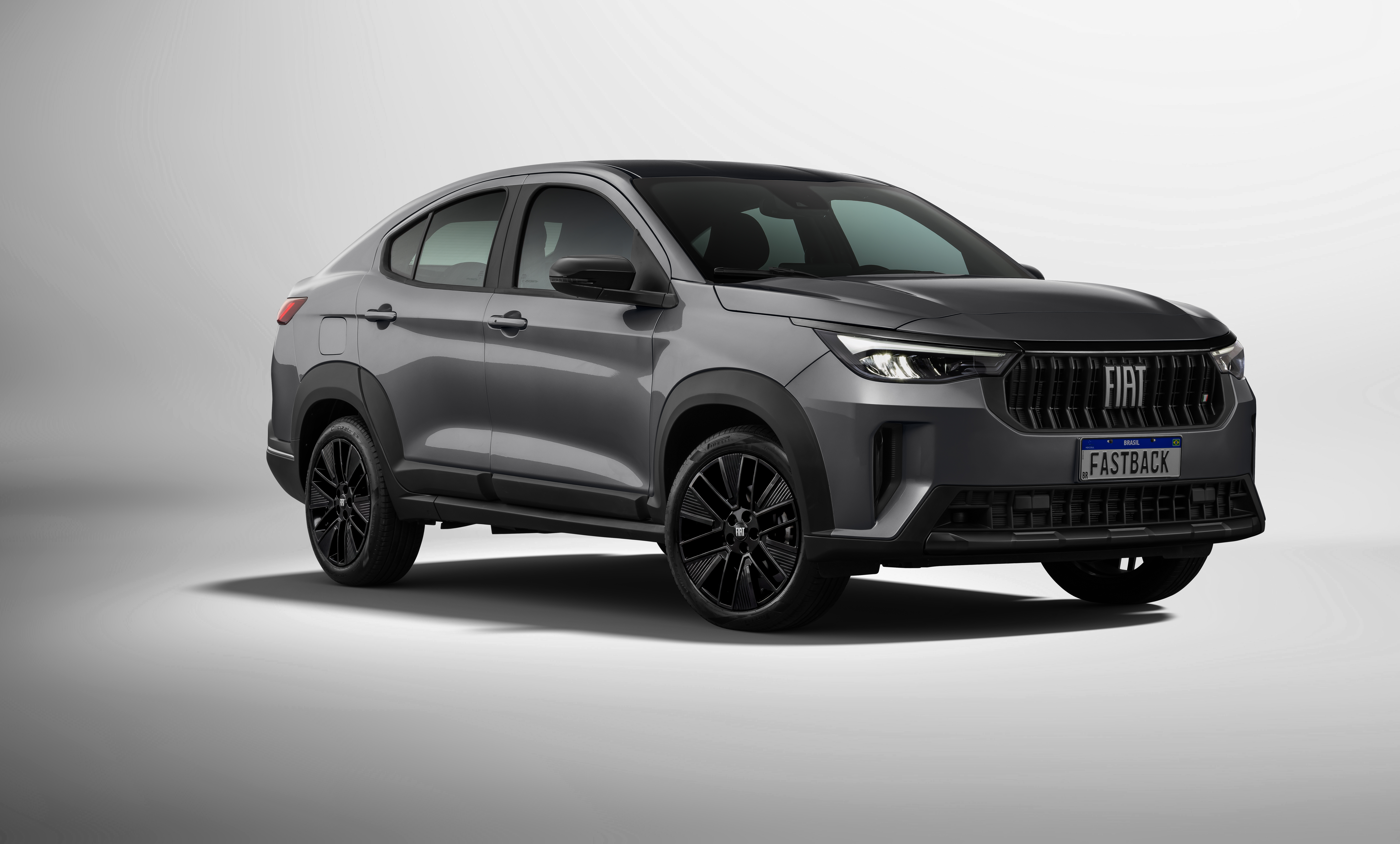 Fiat fastback blackmotion 2027

